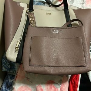 Guess tote with makeup bag never used